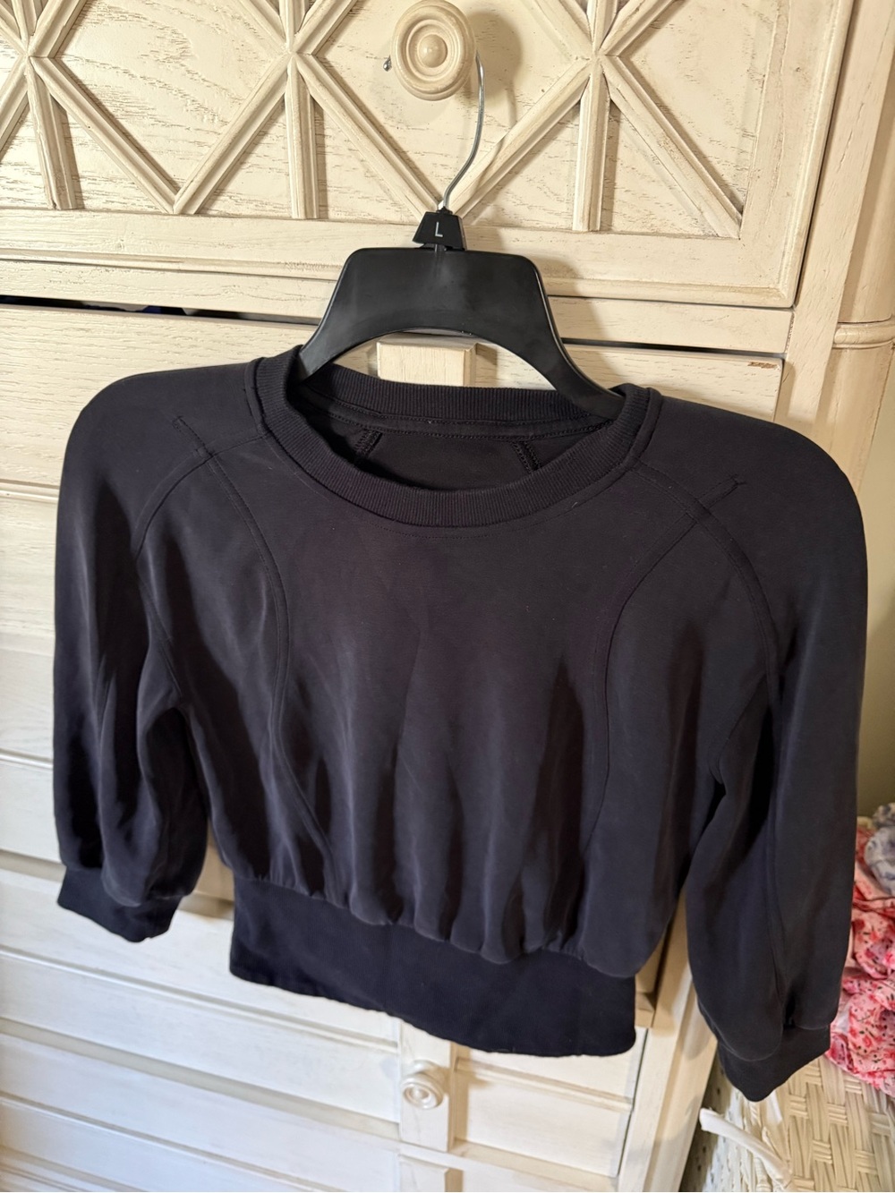 Lululemon Women's Black Cropped Pullover Sweatshirt Sz 2